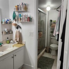 158 Lakeview Dr in Weston, FL - Building Photo - Building Photo