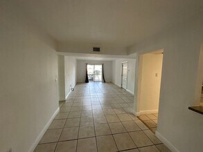 12622 Kenwood Ln in Ft. Myers, FL - Building Photo - Building Photo