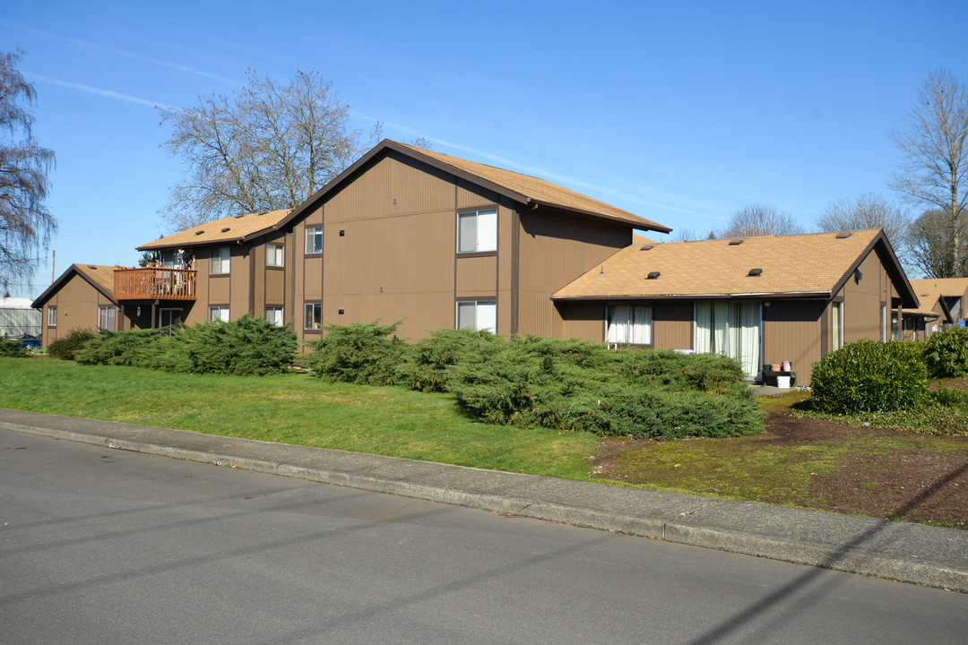 Northridge Apartments in Stayton, OR - Building Photo