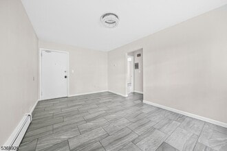 640 Franklin Ave in Nutley, NJ - Building Photo - Building Photo