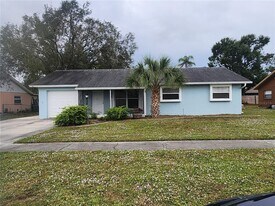 3914 Gatewood Dr in Sarasota, FL - Building Photo
