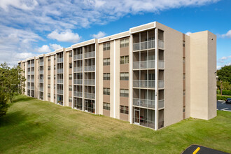 Sherwood Square Apartments in Coral Springs, FL - Foto de edificio - Building Photo