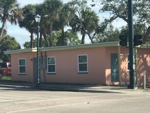 438 N 7th St in Fort Pierce, FL - Building Photo - Building Photo
