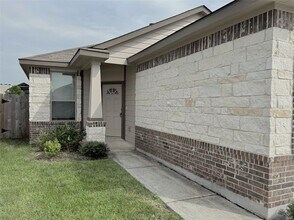 14501 Sugar Pines Dr in Conroe, TX - Building Photo - Building Photo