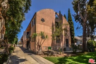 3726 Midvale Ave in Los Angeles, CA - Building Photo