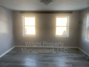 19 N Federal St-Unit -Apt 1 in Hampton, IA - Foto de edificio - Building Photo