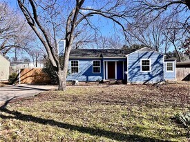 520 Iris Dr in Irving, TX - Building Photo