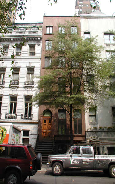 105 E 37th St in New York, NY - Building Photo