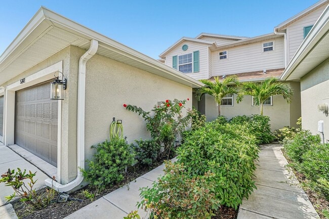 property at 5282 Neil Dr