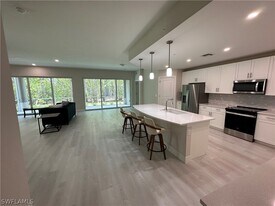 214 Indies Dr E in Naples, FL - Building Photo