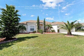 6705 Clair Shore Dr in Apollo Beach, FL - Foto de edificio - Building Photo