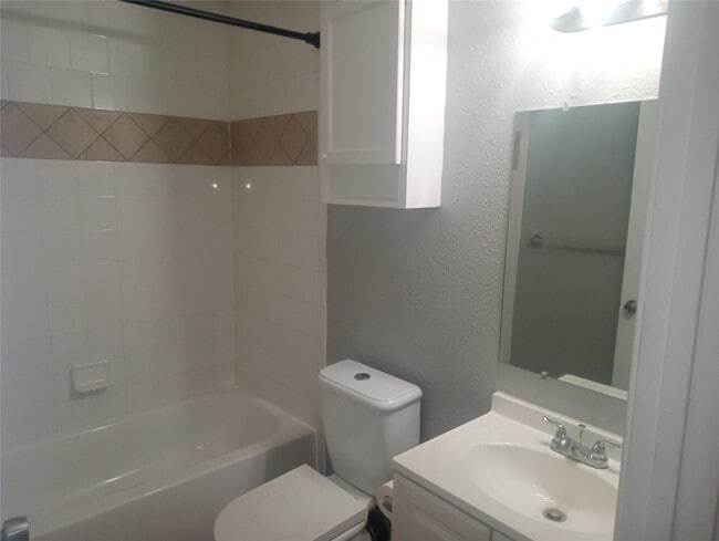 24571 Cochran Dr in Porter, TX - Building Photo - Building Photo