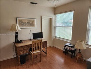 217 Iroquois St in Miami Springs, FL - Building Photo - Building Photo
