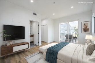 4807 St Charles Pl in Los Angeles, CA - Building Photo - Building Photo