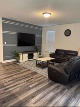 6995 Pickett Pl in Carmel, IN - Foto de edificio - Building Photo