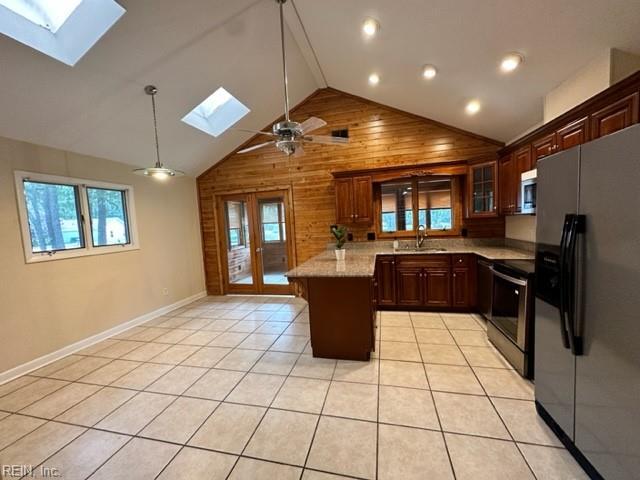 2465 Entrada Dr in Virginia Beach, VA - Building Photo - Building Photo