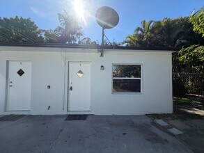 524 N L St, Unit 1 in Lake Worth Beach, FL - Building Photo - Building Photo