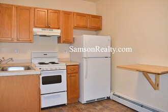 40 Sessions St, Unit 13 in Providence, RI - Foto de edificio - Building Photo