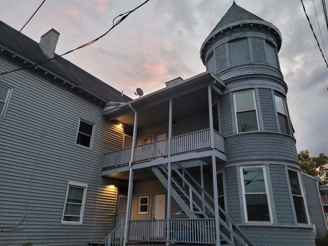4 115th St, Unit 2R