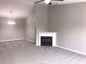 43915 Elm Dr in Sterling Heights, MI - Building Photo - Building Photo