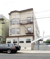 121 Inslee Pl Apartments