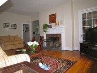 210 N Essex Ave in Narberth, PA - Foto de edificio - Interior Photo