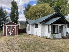 2223 Nursery St in Moscow, ID - Foto de edificio - Building Photo