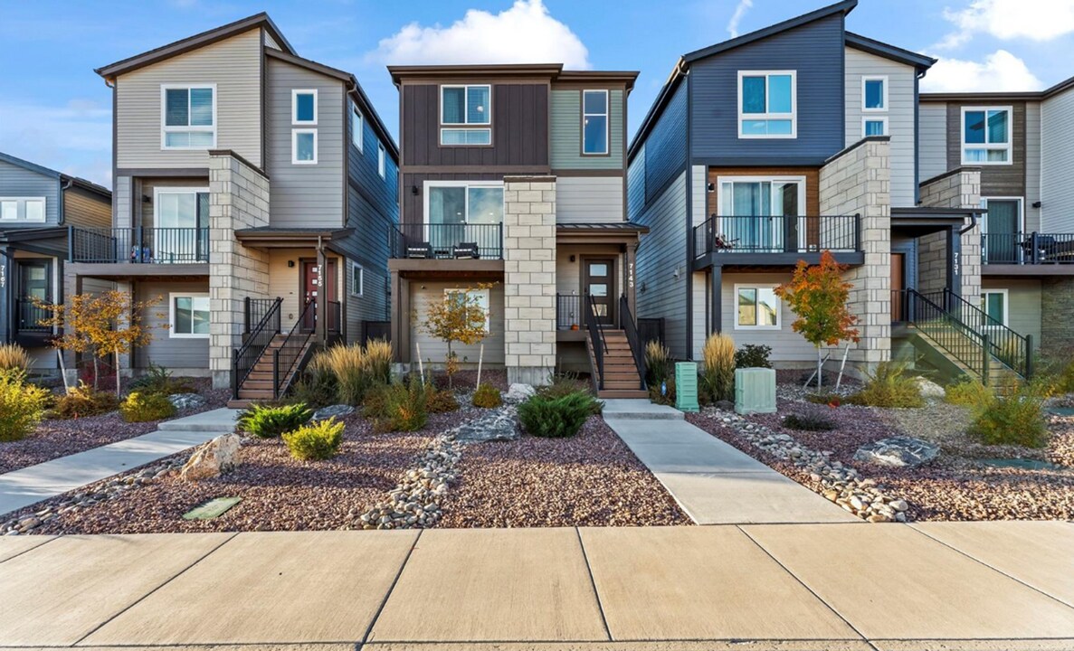 7143 Hunter Jumper Dr in Colorado Springs, CO - Building Photo