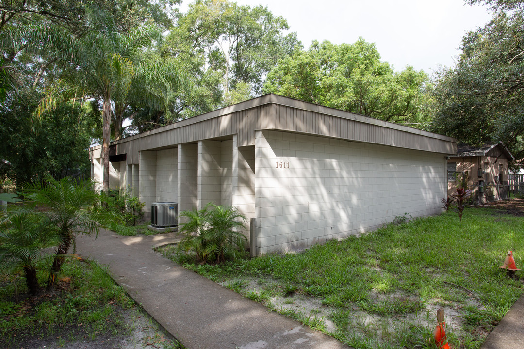 1611 E Marks Dr in Tampa, FL - Building Photo