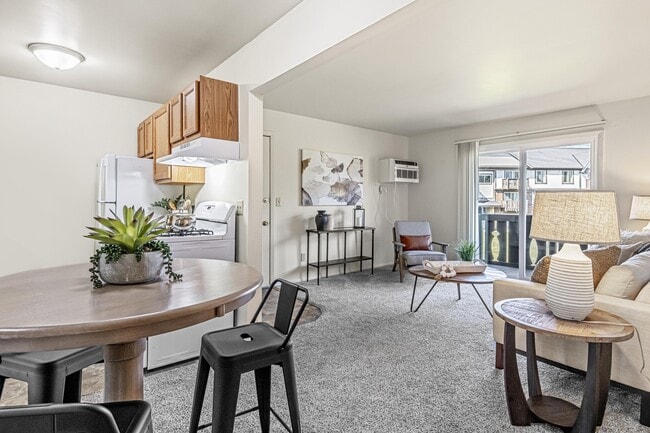 Creekwood Apartments in Green Bay, WI - Foto de edificio - Building Photo