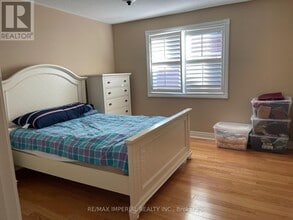 21 Ormsby Ct in Richmond Hill, ON - Building Photo - Building Photo