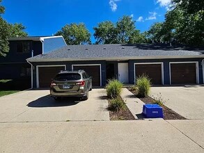 2555 Clayton Blvd in Champaign, IL - Building Photo - Building Photo