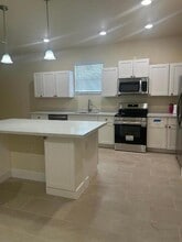 768 Lindo Ln in Port St. Lucie, FL - Foto de edificio - Building Photo