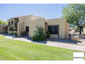 5807 W Acoma Dr in Glendale, AZ - Building Photo - Building Photo