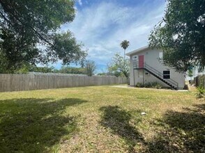 1045 11th Ave NW in Largo, FL - Building Photo - Building Photo