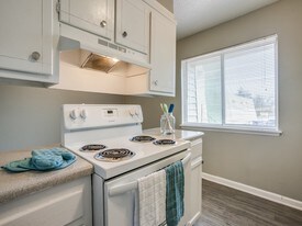 Vines at Adams in Oklahoma City, OK - Building Photo