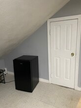 32 Cutting Ave, Unit 2 in Cranston, RI - Building Photo - Building Photo