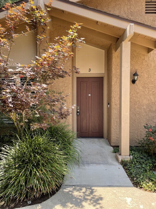 4496 Lubbock Dr in Simi Valley, CA - Building Photo