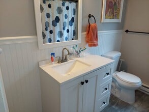 27 Trout Brook Rd, Unit 27 in Bristol, CT - Foto de edificio - Building Photo