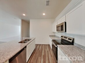 305 Nasturtium Wy in La Vergne, TN - Building Photo - Building Photo