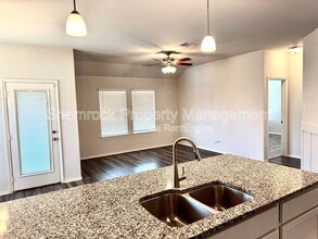 11200 Beckon Fls in Waco, TX - Building Photo - Building Photo