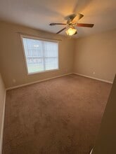 2108 Pleasant View Dr, Unit 202 in Johnson City, TN - Building Photo - Building Photo