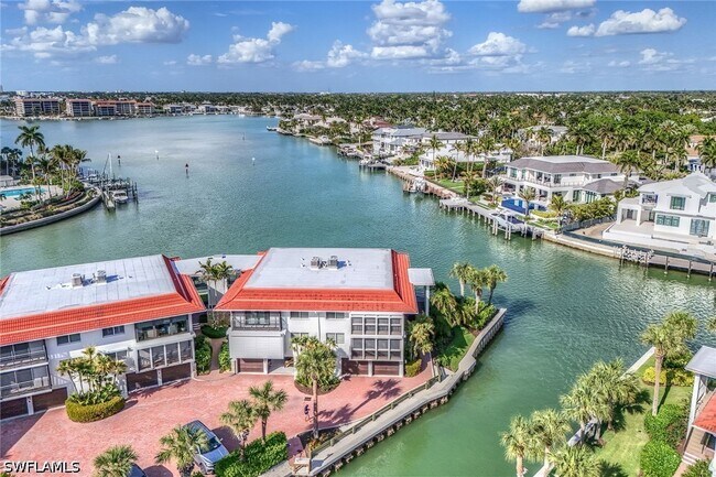 2258 Gulf Shore Blvd N