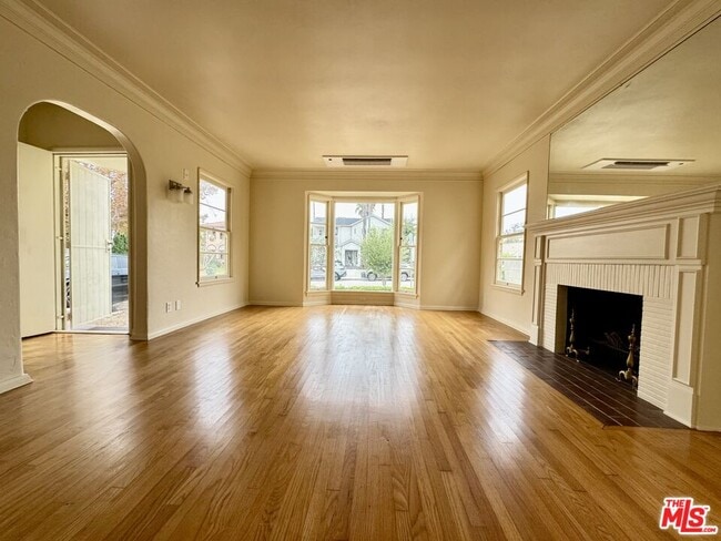 property at 632 N Harper Ave
