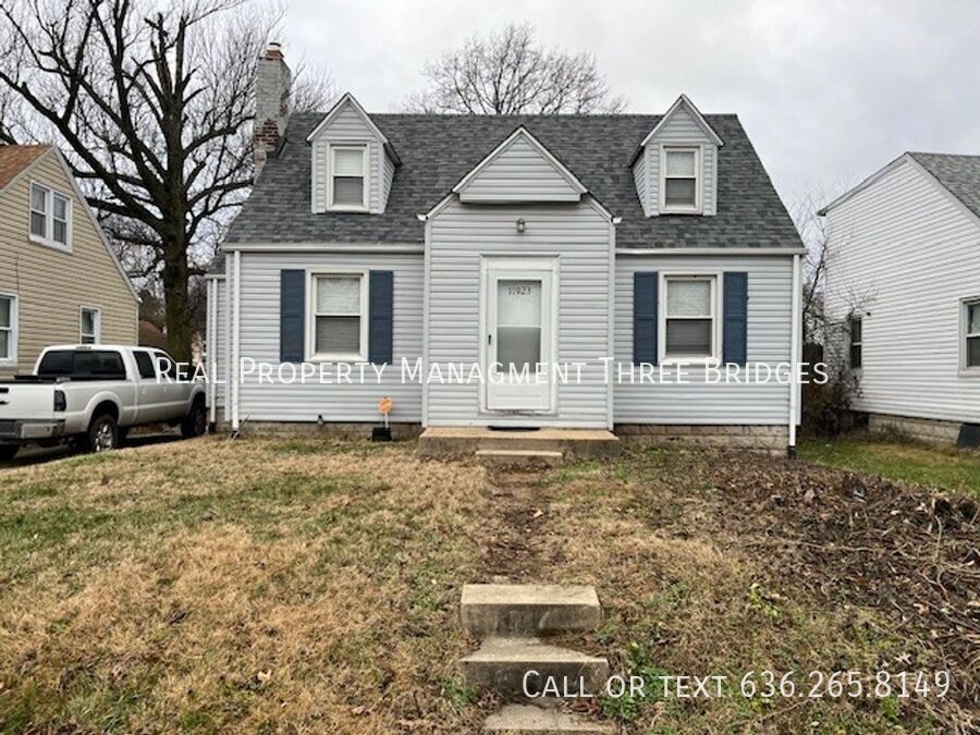 11923 Larimore Rd in St. Louis, MO - Building Photo