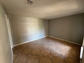 10607 Bainbridge St in Houston, TX - Building Photo - Building Photo