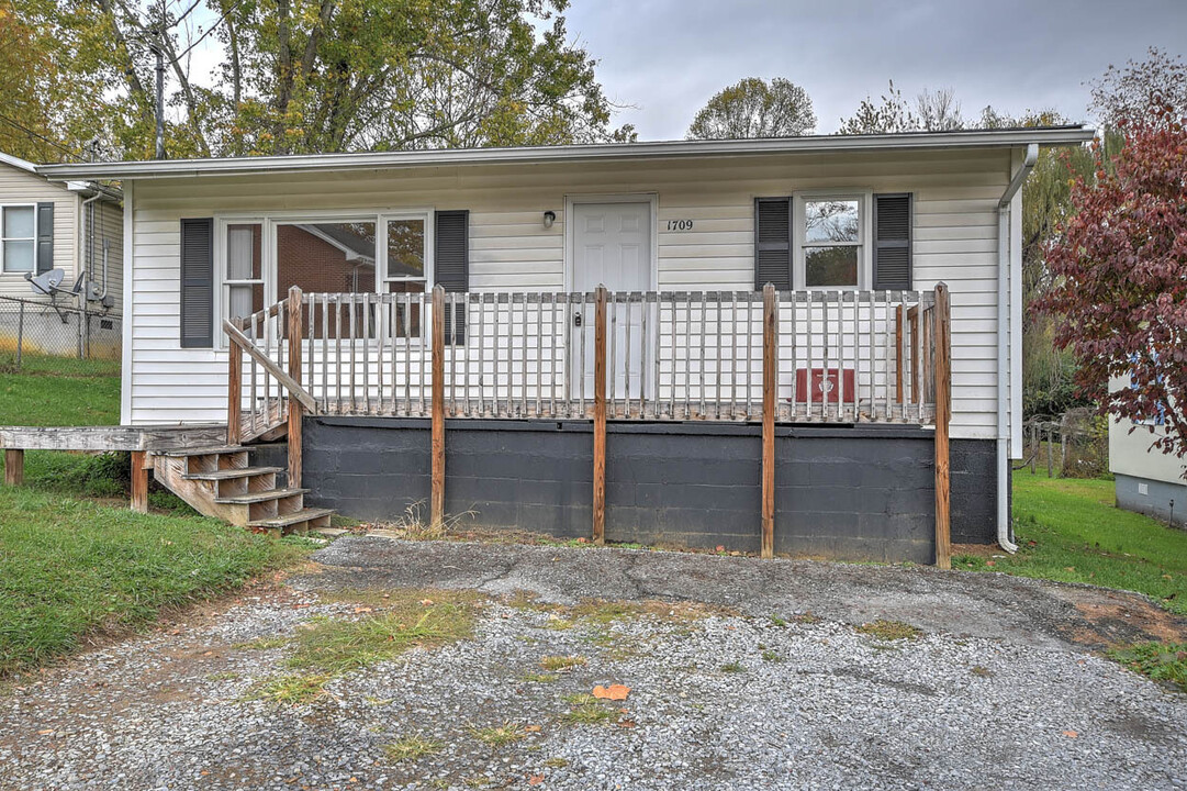 1709 Miami Dr in Johnson City, TN - Building Photo