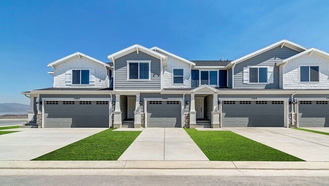 property at 1068 E Scuttlebutt Ln