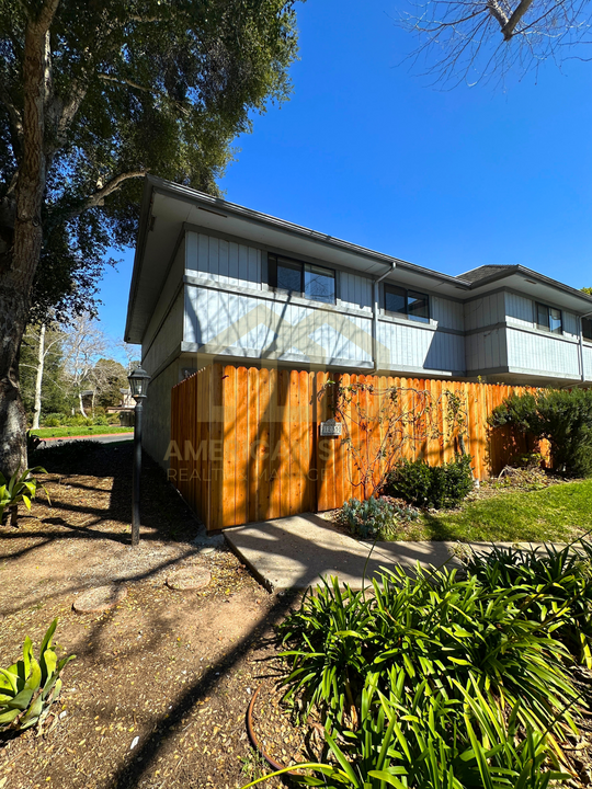 1235 Stonecreek Rd in Santa Barbara, CA - Building Photo