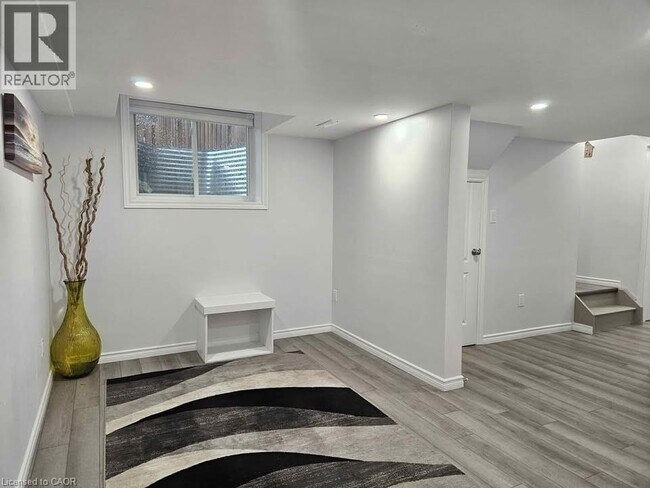 560 Landgren Ct in Kitchener, ON - Building Photo - Building Photo